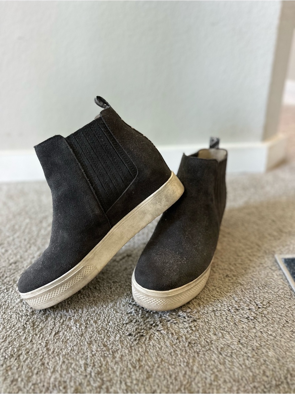 Dolce Vita Black Suede Platform Slip-On Chelsea Sneakers